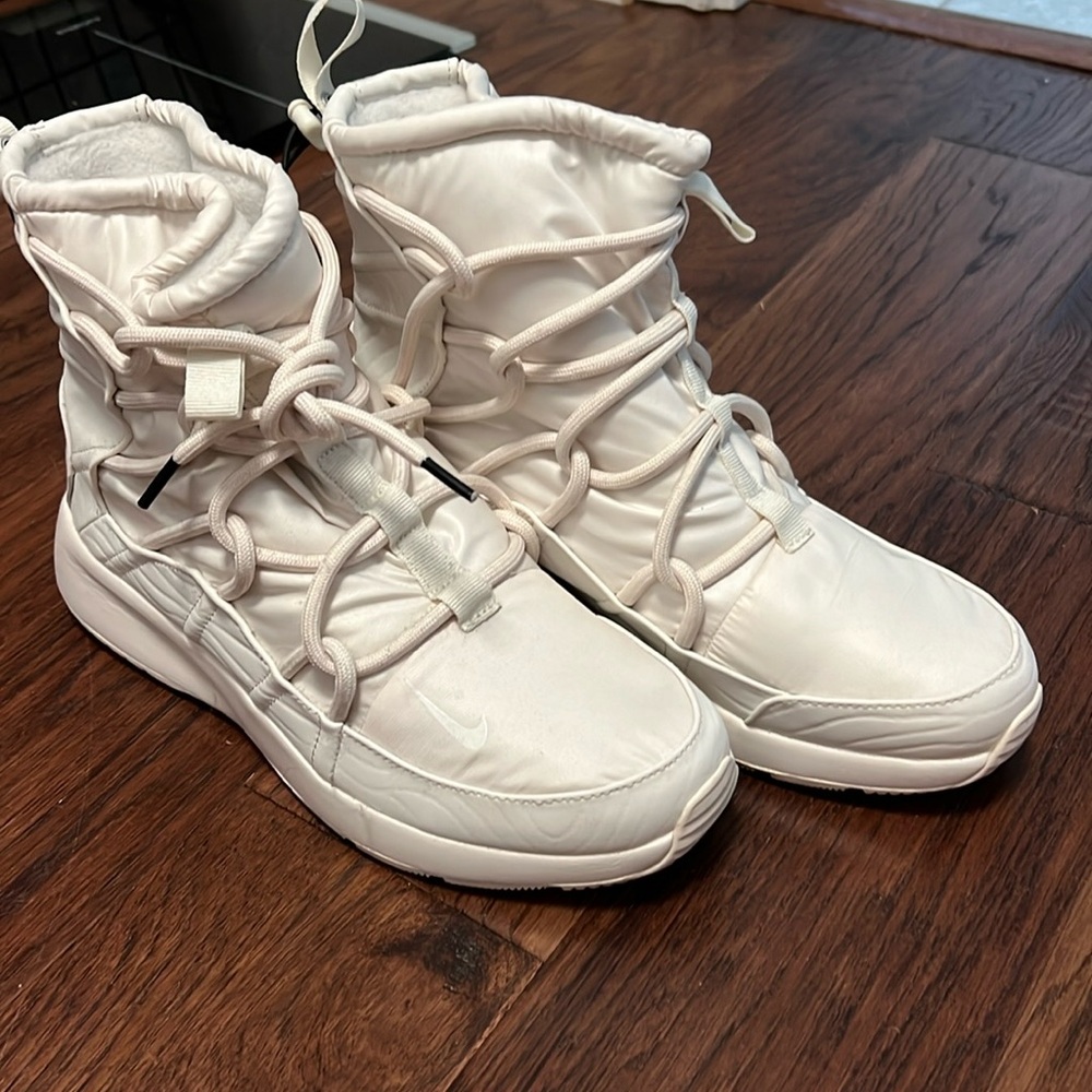 Nike Snow Boots